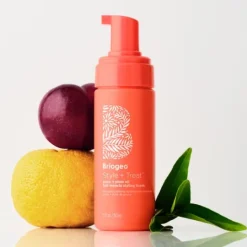 Briogeo Style + Treat Yuzu + Plum Oil Miracle Styling Foam 150 ml