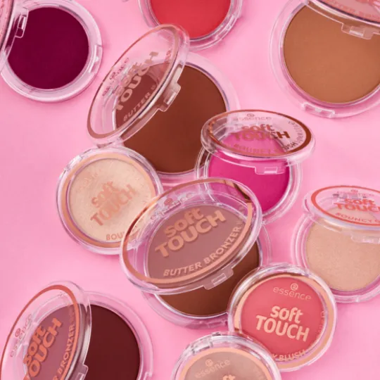 essence Soft Touch Bouncy Glow 10 4 g