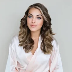 Heatless Curls in Mulberry Silk