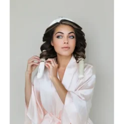 Heatless Curls in Mulberry Silk