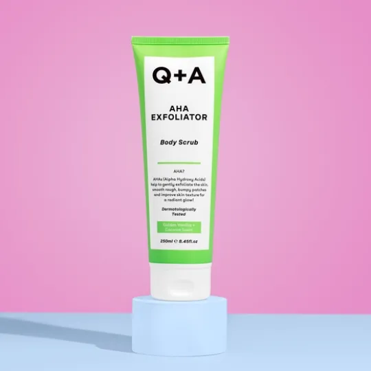 Q+A AHA Exfoliator Body Scrub 250 ml